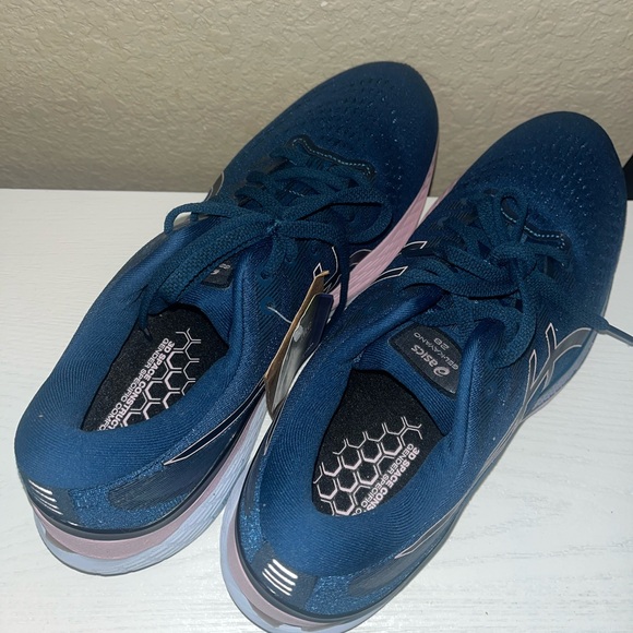 ASICS Gel Kayano 28 - Picture 4 of 8